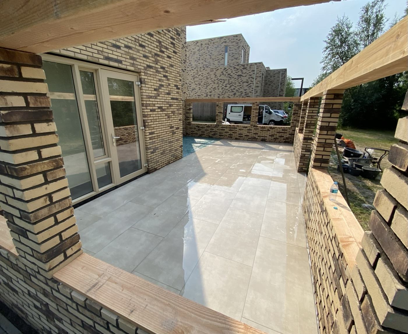 Tuinverbouwing met veranda in Utrecht